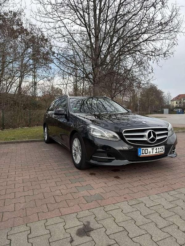 Gebraucht Mercedes E200 Elegance 136 PS (100 kW) 2016 Schwarz Kombi
