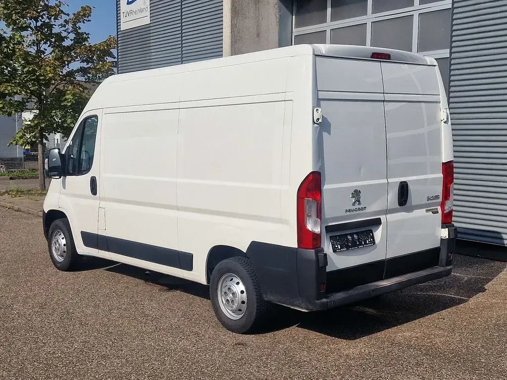 Gebraucht Peugeot Boxer Premium 140 PS (102 kW) 2020 Weiß Van