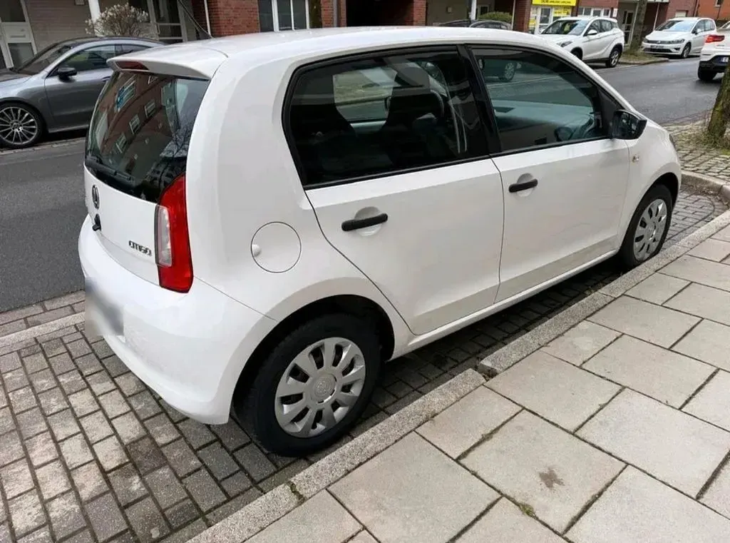 Gebraucht Skoda Citigo Active 60 PS (44 kW) 2016 Weiß Kleinwagen
