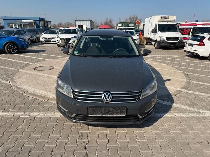 Gebraucht VW Passat Trendline 140 PS (102 kW) 2012 Kombi