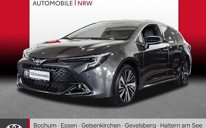 Grau Neu 2025 Toyota Corolla Comfort Limousine | 36.179 € (Etwas zu teuer) - Bild 1/4