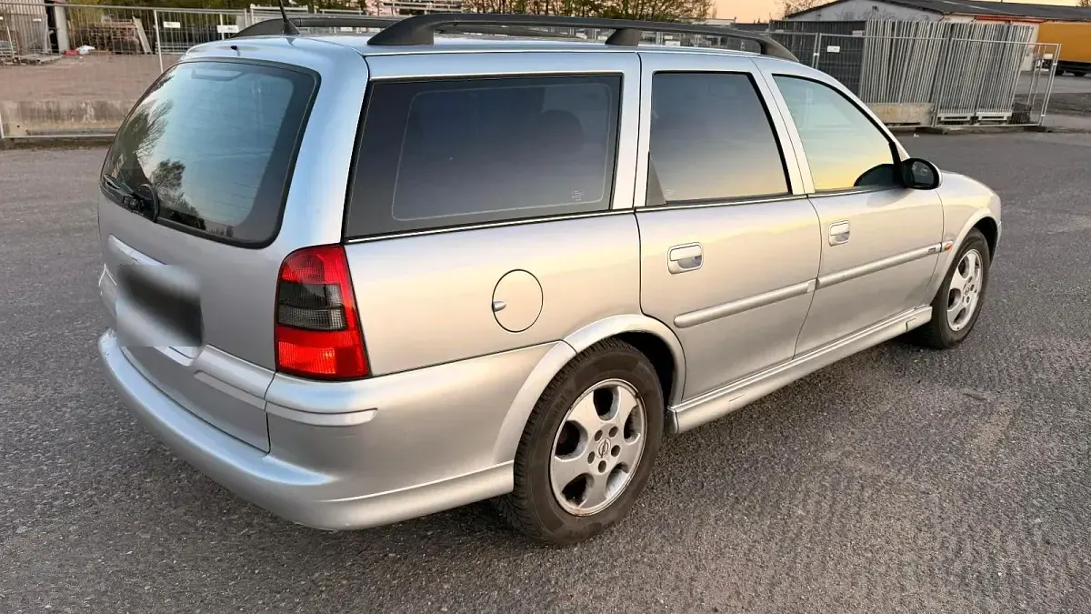 Usata Opel Vectra 125 CV (91 kW) 2001 Argento Station wagon