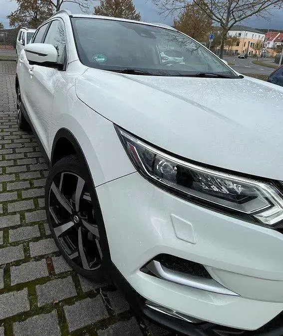 Gebraucht Nissan Qashqai Tekna 116 PS (85 kW) 2018 Weiß SUV