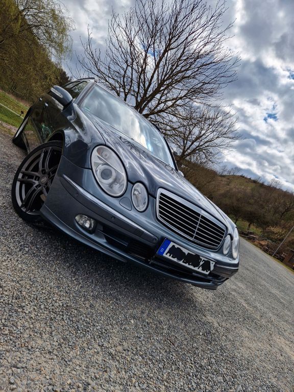 Grau Gebraucht 2005 Mercedes E220 Avantgarde Kombi | 5.600 € (Etwas zu teuer) - Bild 1/4