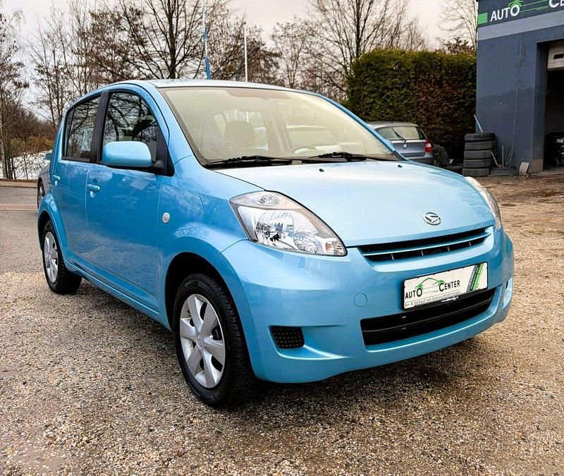 Gebraucht Daihatsu Sirion 70 PS (51 kW) 2008 Blau Kleinwagen