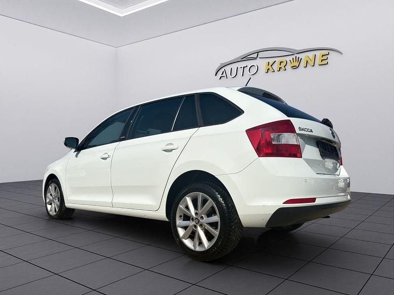 Gebraucht Skoda Rapid Joy 110 PS (80 kW) 2016 Weiß Kleinwagen
