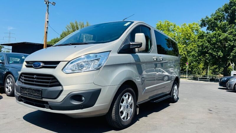 Grau Gebraucht 2013 Ford Tourneo Custom Van / Kleinbus | 14.999 € (Fairer Preis) - Bild 1/4