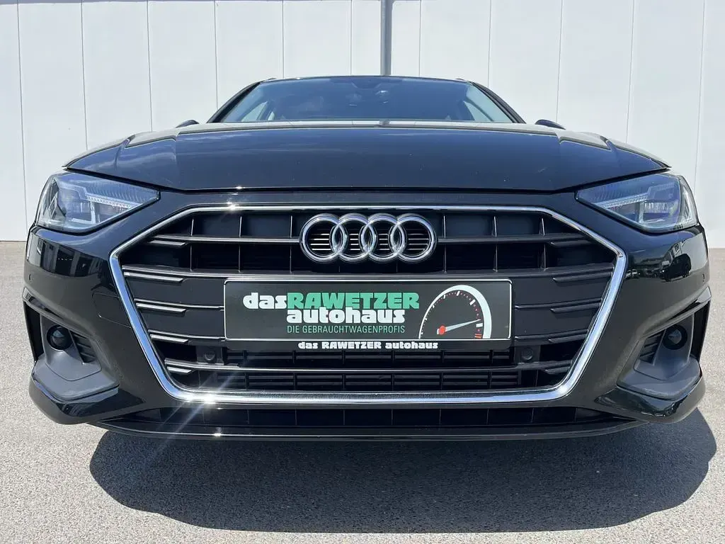 Gebraucht Audi A4 150 PS (110 kW) 2022 Mythosschwarz Kombi