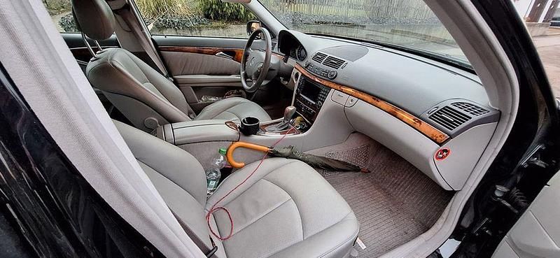 Gebraucht Mercedes 220 150 PS (110 kW) 2004 Limousine