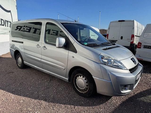 Gebraucht Peugeot TePee 120 PS (88 kW) 2008 Silber Van / Kleinbus