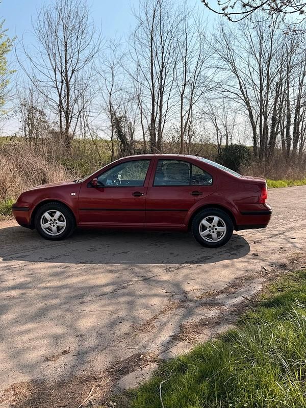 Gebraucht VW Bora 1999 Rot Limousine