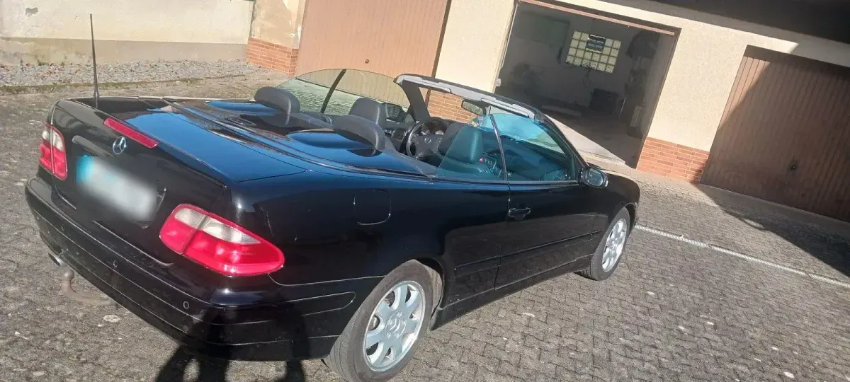 Gebraucht Mercedes CLK230 Avantgarde 197 PS (144 kW) 2001 Schwarz Cabrio