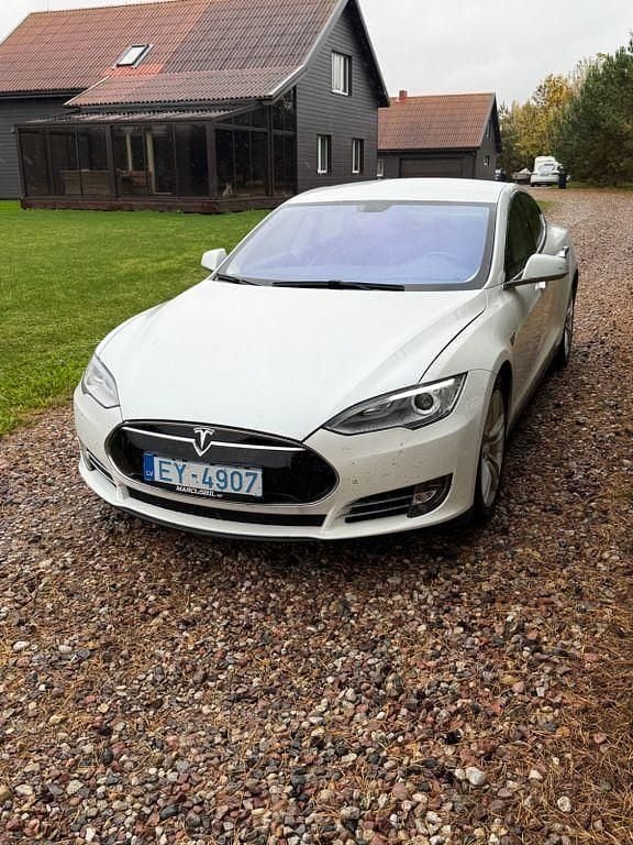 Schwarz Gebraucht 2014 Tesla Model S Limousine | 11.400 € (Superpreis) - Bild 1/4