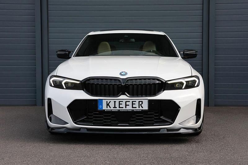 Gebraucht BMW 330 Performance 258 PS (189 kW) 2023 Weiß Limousine