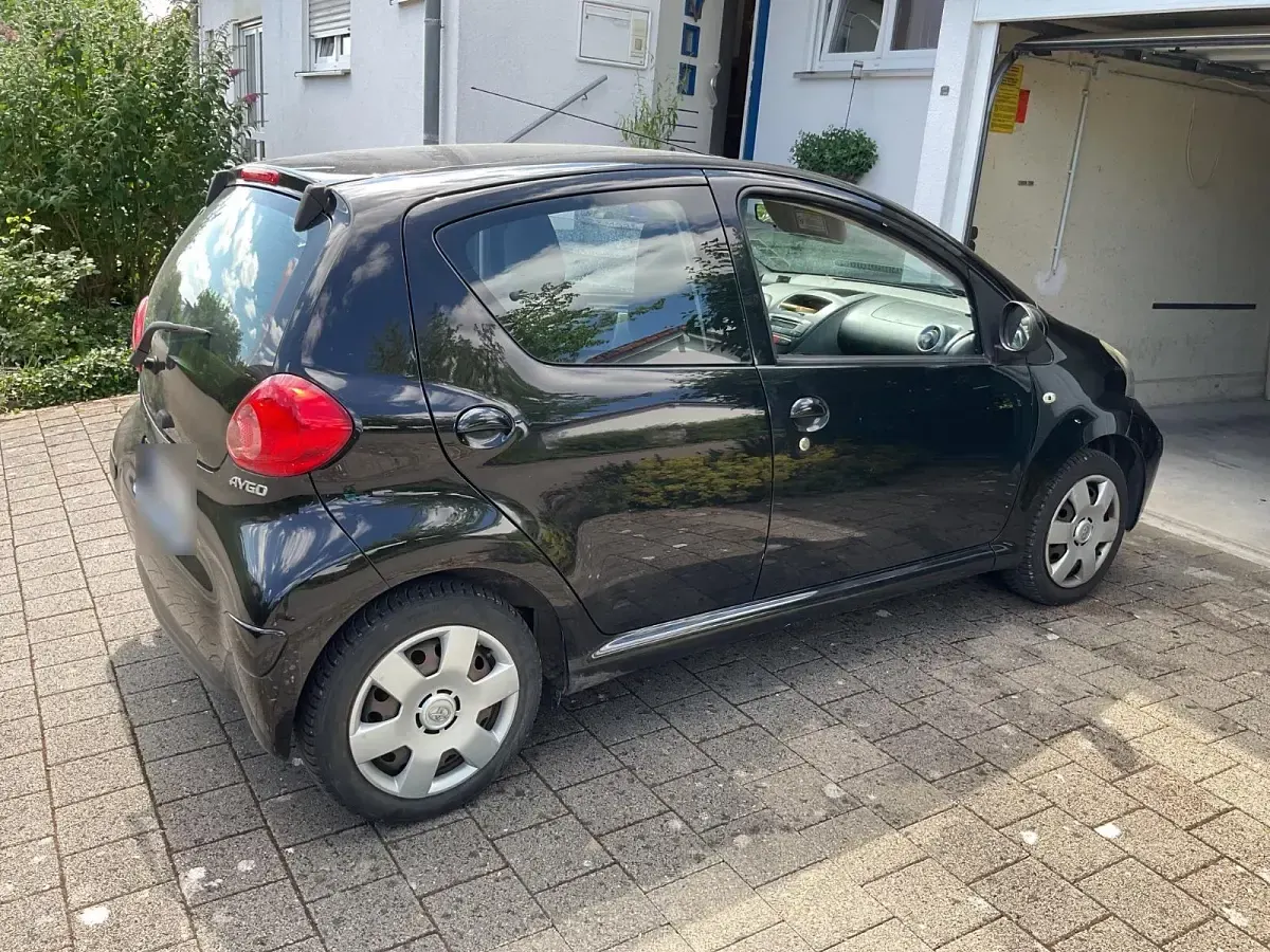 Gebraucht Toyota Aygo 60 PS (44 kW) 2007 Schwarz Kleinwagen