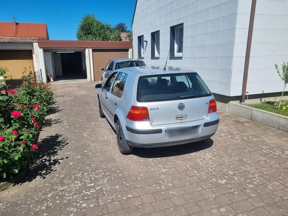 Gebraucht VW Golf IV Basis 105 PS (77 kW) 2000 Silber Limousine
