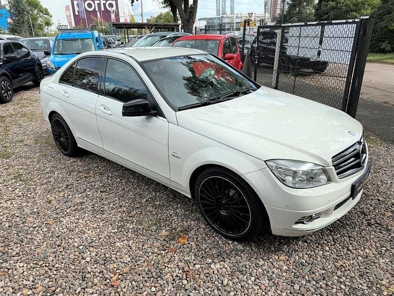 Weiß Gebraucht 2011 Mercedes C200 Avantgarde Limousine | 7.250 € (Guter Preis) - Bild 1/4