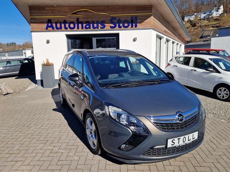 Plat.anthr./rogrey/0j:silbergr Gebraucht 2016 Opel Zafira Tourer Innovation Van / Kleinbus | 9.980 € (Guter Preis) - Bild 1/4