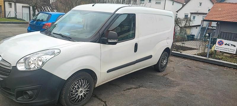 Gebraucht Opel Combo 95 PS (69 kW) 2018 Weiß Van / Kleinbus