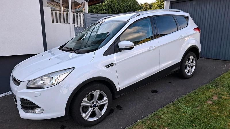 Gebraucht Ford Kuga 140 PS (102 kW) 2014 Weiß SUV