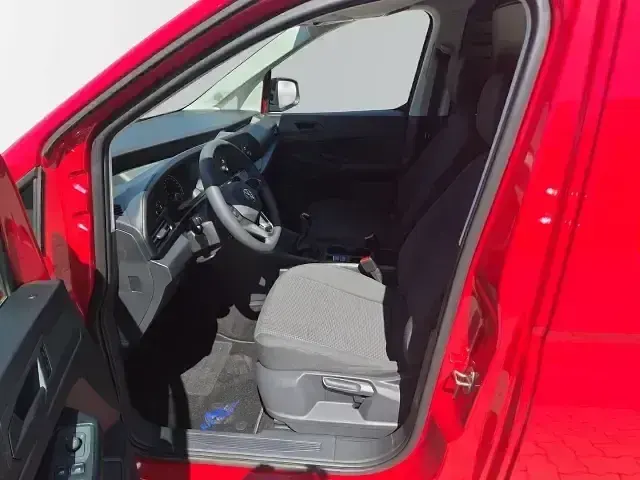 Gebraucht VW Caddy 75 PS (55 kW) 2022 Rot Van / Kleinbus