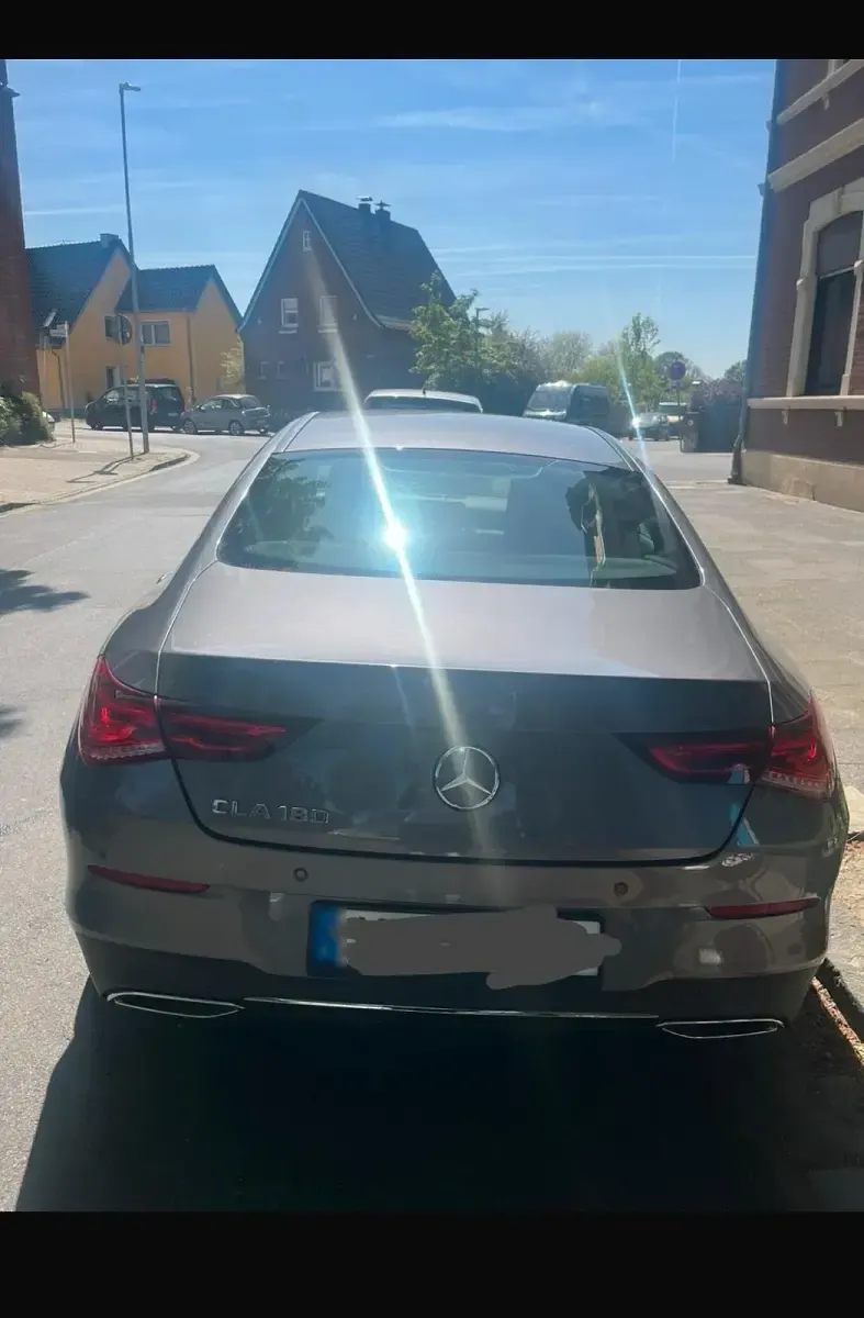 Gebraucht Mercedes CLA180 136 PS (100 kW) 2019 Grau Coupé