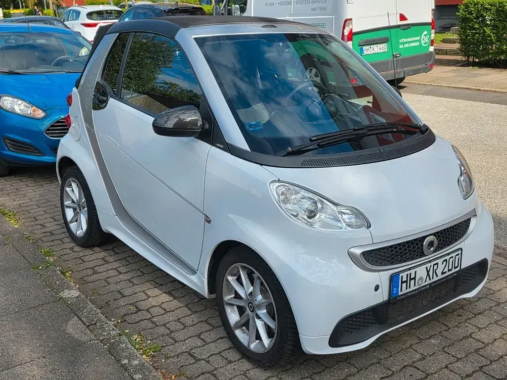 Gebraucht Smart ForTwo Cabrio Passion 71 PS (52 kW) 2013 Weiß Cabrio