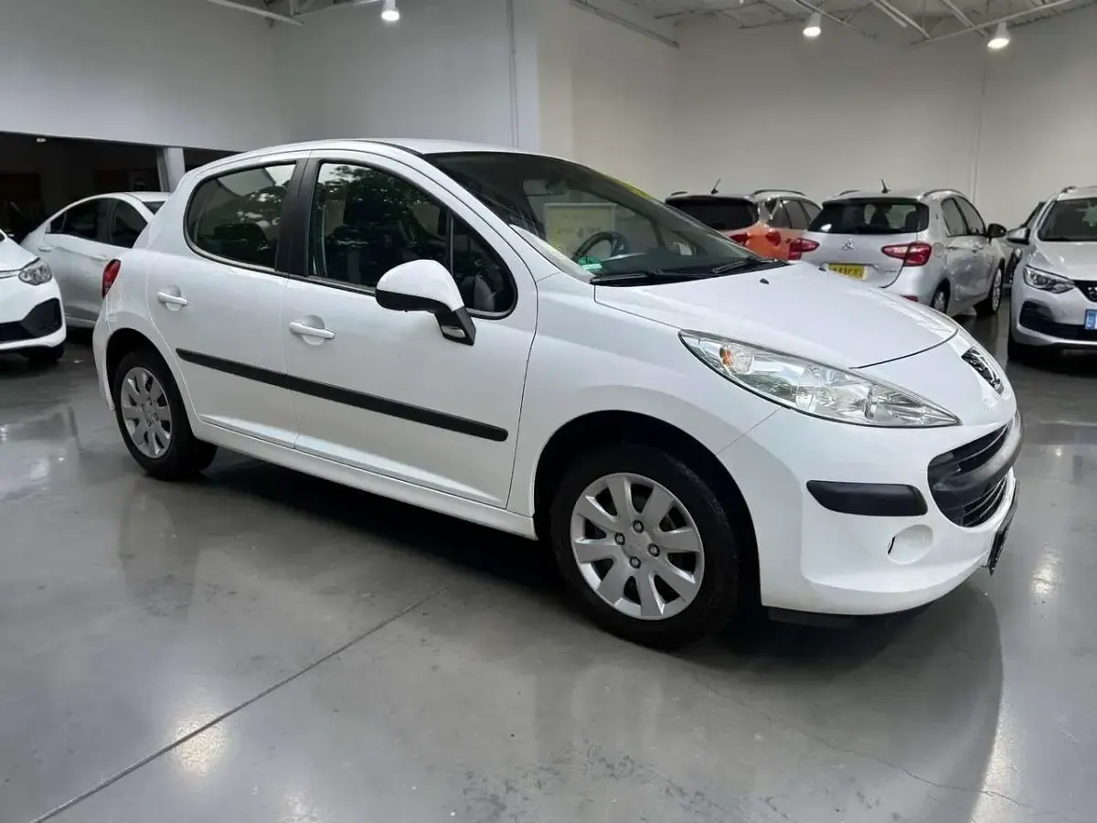 Gebraucht Peugeot 207 Tendance 95 PS (69 kW) 2009 Blanc banquise Limousine