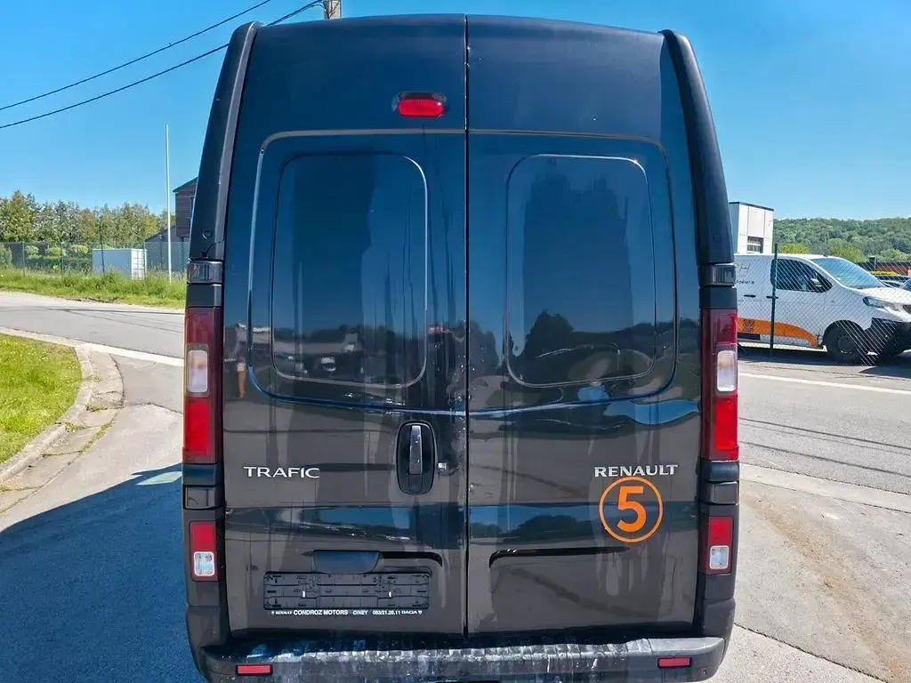 Gebraucht Renault Trafic 140 PS (102 kW) 2016 Schwarz Van / Kleinbus