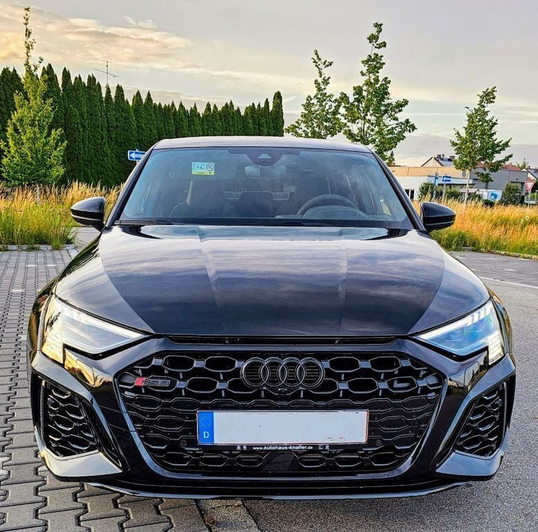 Schwarz Gebraucht 2022 Audi RS3 Sport Kleinwagen | 55.000 € (Guter Preis) - Bild 1/4