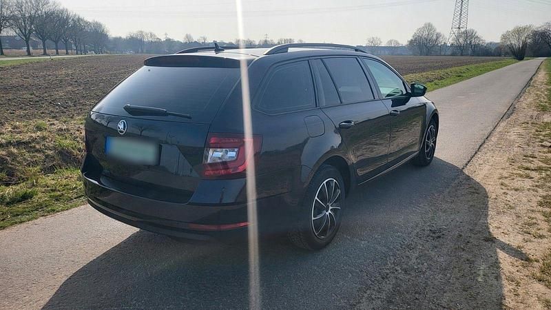 Gebraucht Skoda Octavia 116 PS (85 kW) 2018 Schwarz Kombi