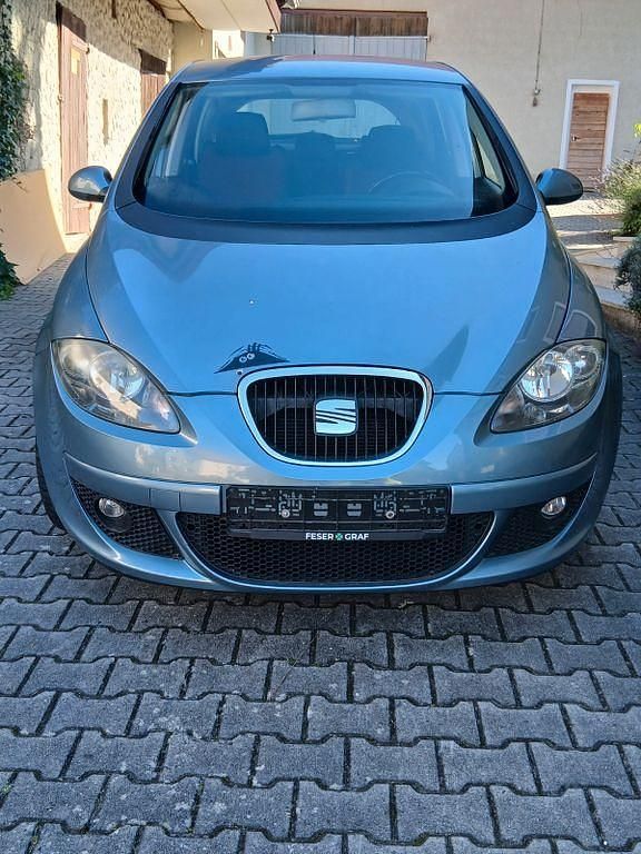 Silber Gebraucht 2006 Seat Toledo Fresh Limousine | 2.750 € - Bild 1/4