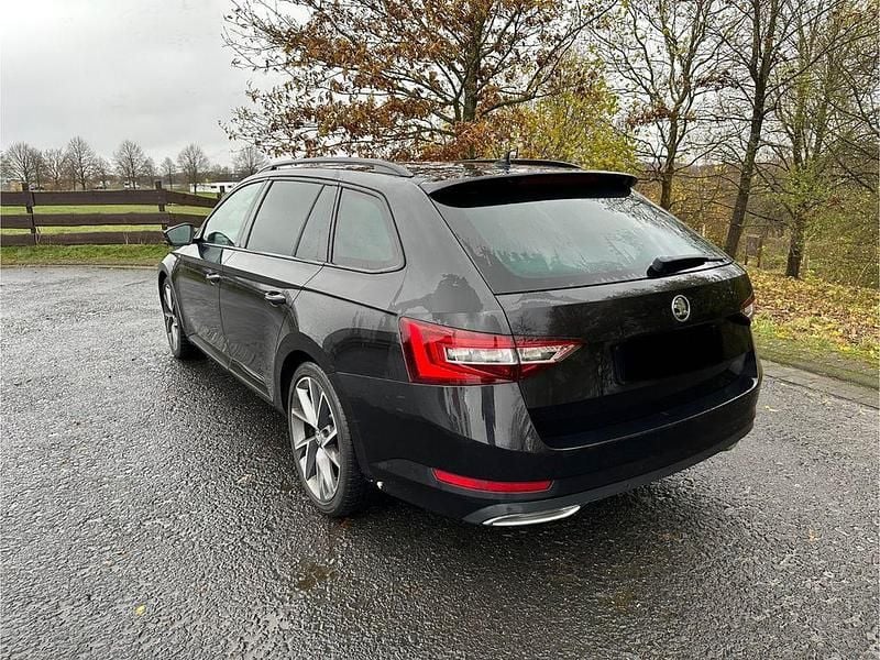 Gebraucht Skoda Superb SportLine 190 PS (139 kW) 2018 Schwarz Kombi