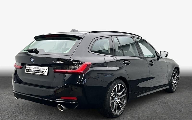 Gebraucht BMW 320e 204 PS (150 kW) 2022 Schwarz Kombi