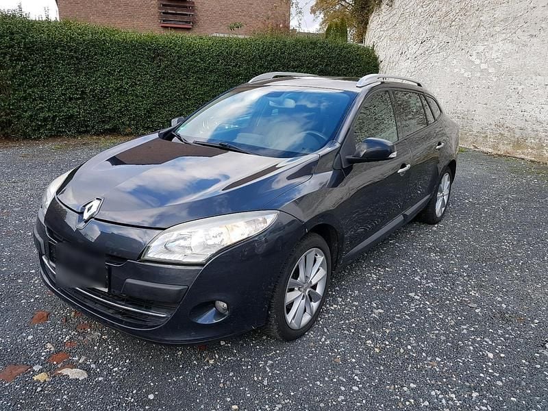 Schwarz Gebraucht 2010 Renault Mégane GrandTour Kombi | 2.750 € (Superpreis) - Bild 1/4