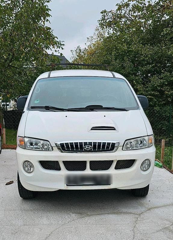 Weiß Gebraucht 2006 Hyundai H-1 Van / Kleinbus | 3.650 € (Superpreis) - Bild 1/4