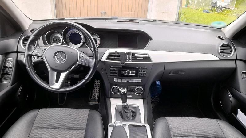 Gebraucht Mercedes C220 Avantgarde 170 PS (125 kW) 2012 Schwarz Kombi