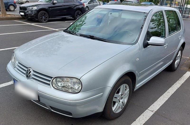 Gebraucht VW Golf IV 130 PS (95 kW) 2001 Silber Limousine