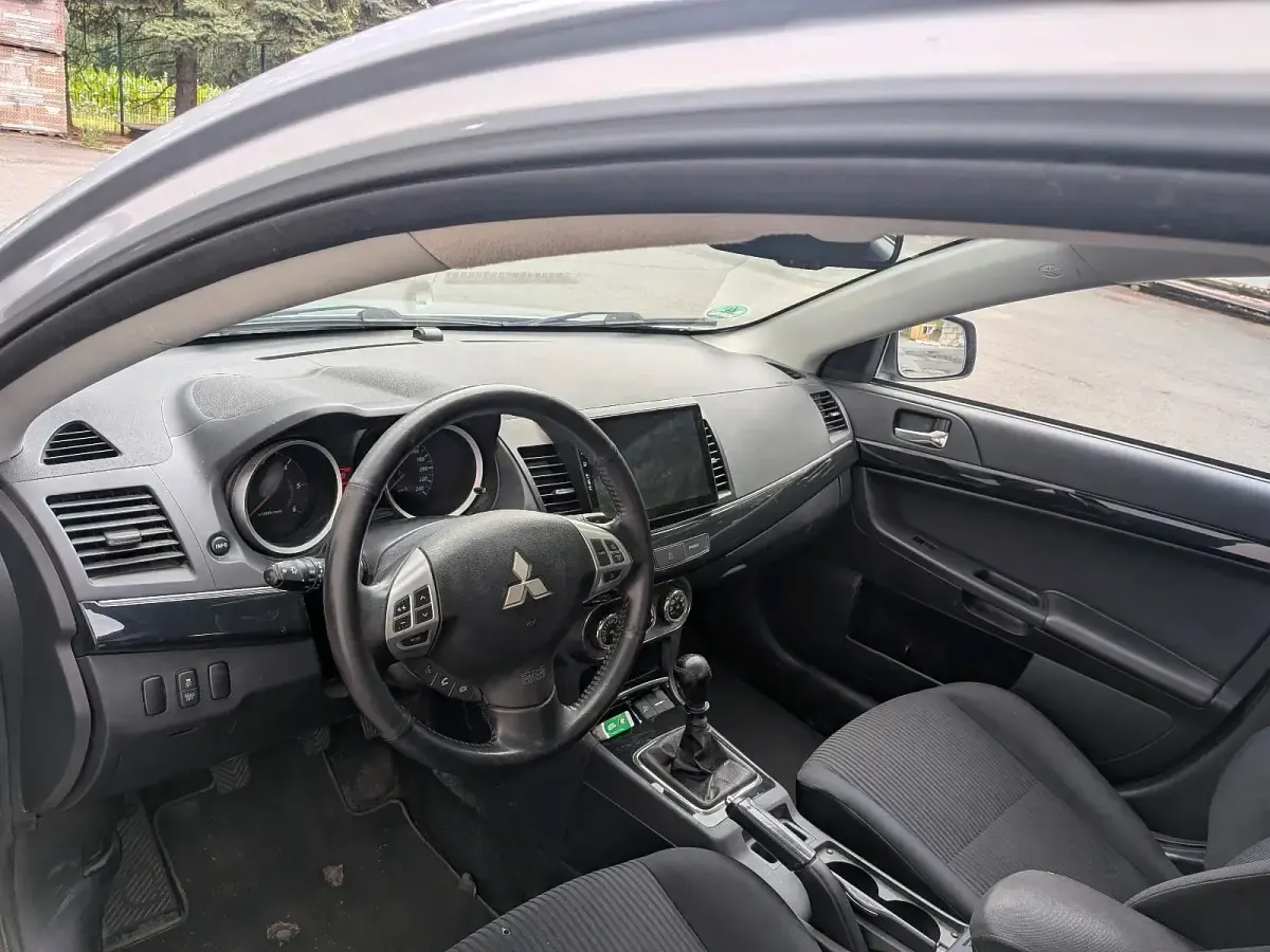 Gebraucht Mitsubishi Lancer 150 PS (110 kW) 2012 Silber Limousine