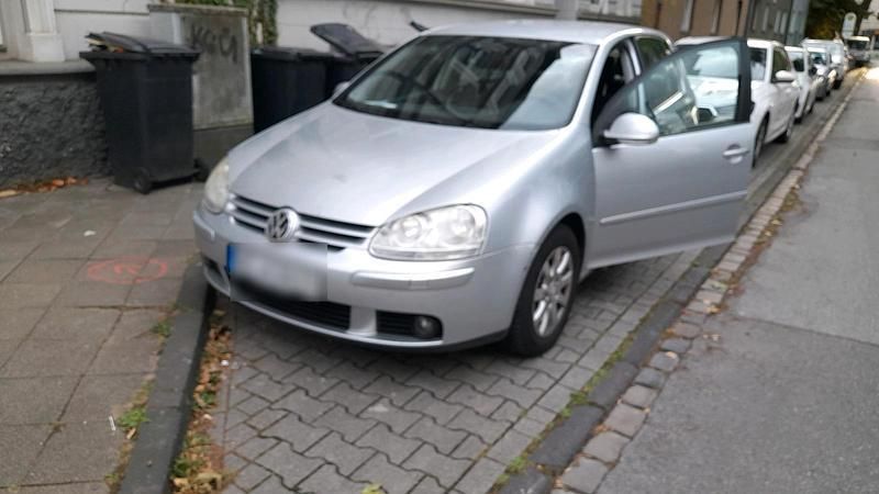 Silber Gebraucht 2006 VW Golf V Limousine | 1.500 € (Guter Preis) - Bild 1/4