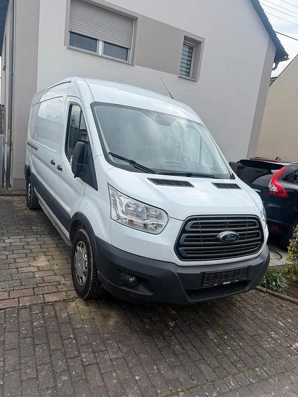 Second-hand Ford Transit 131 CP (96 kW) 2019 Alb Monovolum