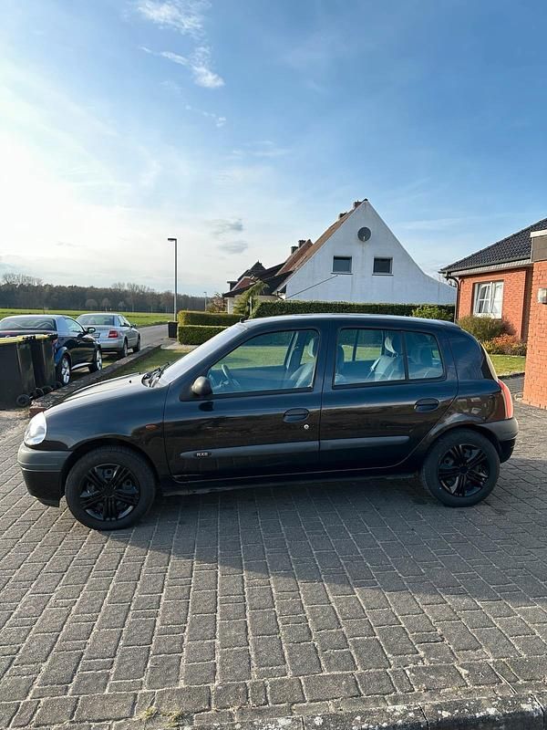 Gebraucht Renault Clio II 75 PS (55 kW) 2000 Schwarz Kleinwagen