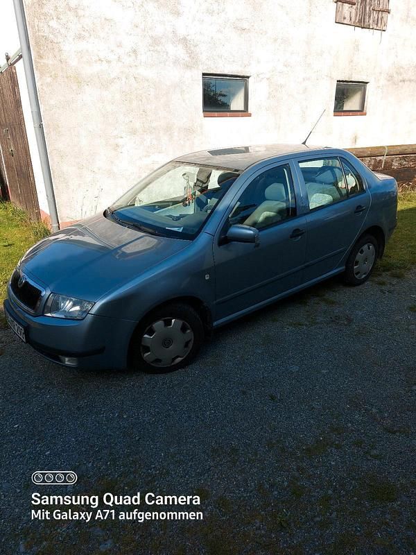 Silber Gebraucht 2001 Skoda Fabia Limousine | 1.500 € (Fairer Preis) - Bild 1/4