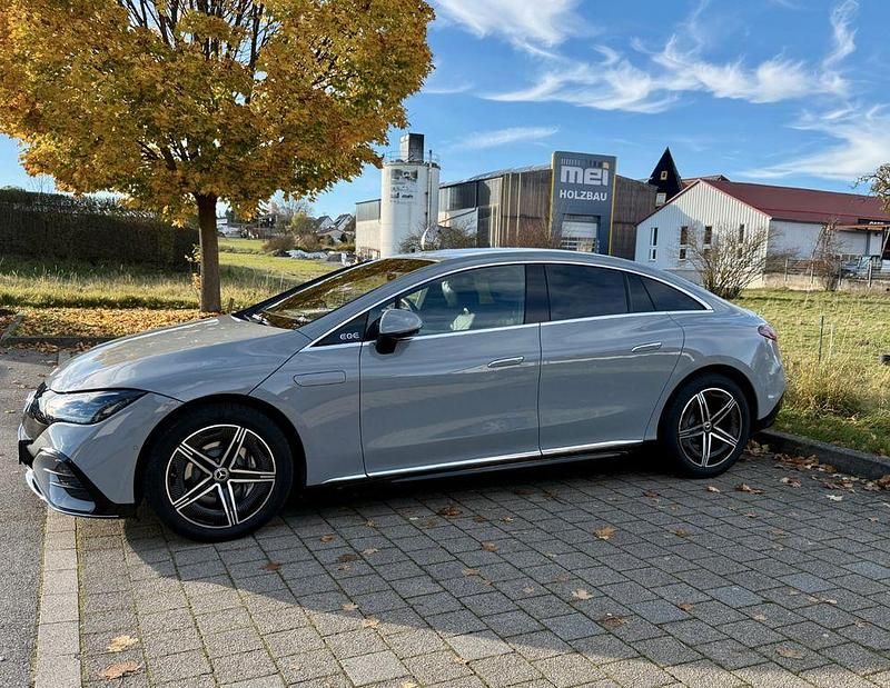 Grau Gebraucht 2023 Mercedes EQE500 Limousine | 51.900 € (Guter Preis) - Bild 1/4