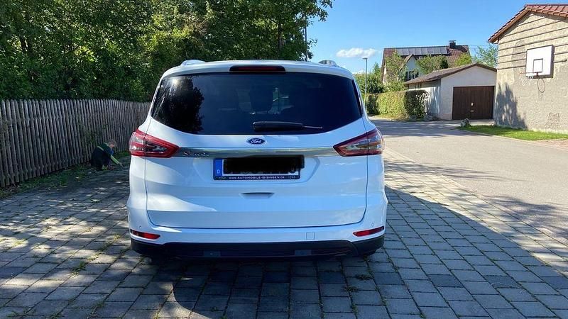 Gebraucht Ford S-MAX Titanium 150 PS (110 kW) 2016 Weiß Van / Kleinbus