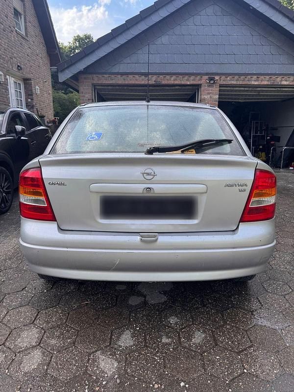 Second-hand Opel Astra 75 CP (55 kW) 1998 Argintiu Berlinǎ