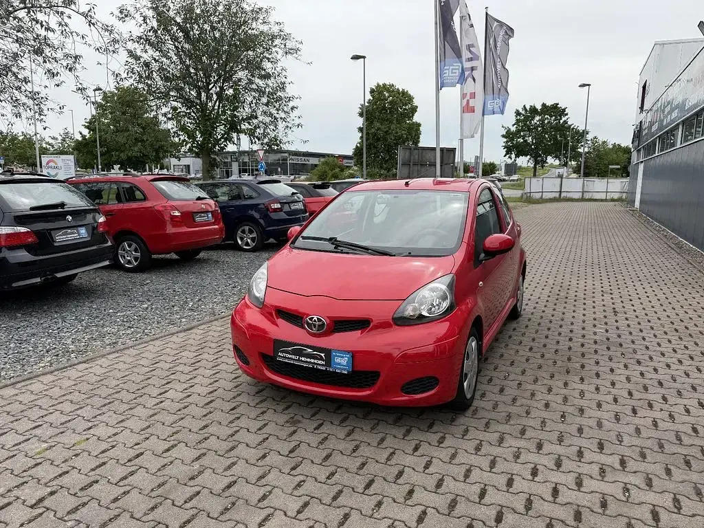 Gebraucht Toyota Aygo Basis 68 PS (50 kW) 2009 Rot Kleinwagen