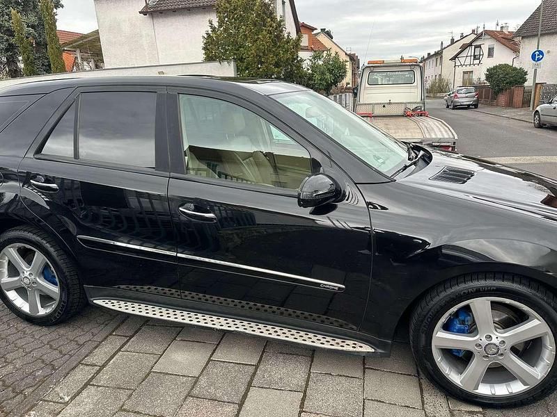 Gebraucht Mercedes ML320 224 PS (164 kW) 2007 Obsidianschwarz  metalliclack SUV