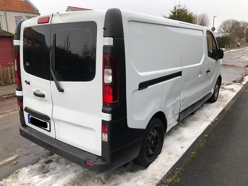 Gebraucht Renault Trafic 120 PS (88 kW) 2016 Weiß Van / Kleinbus