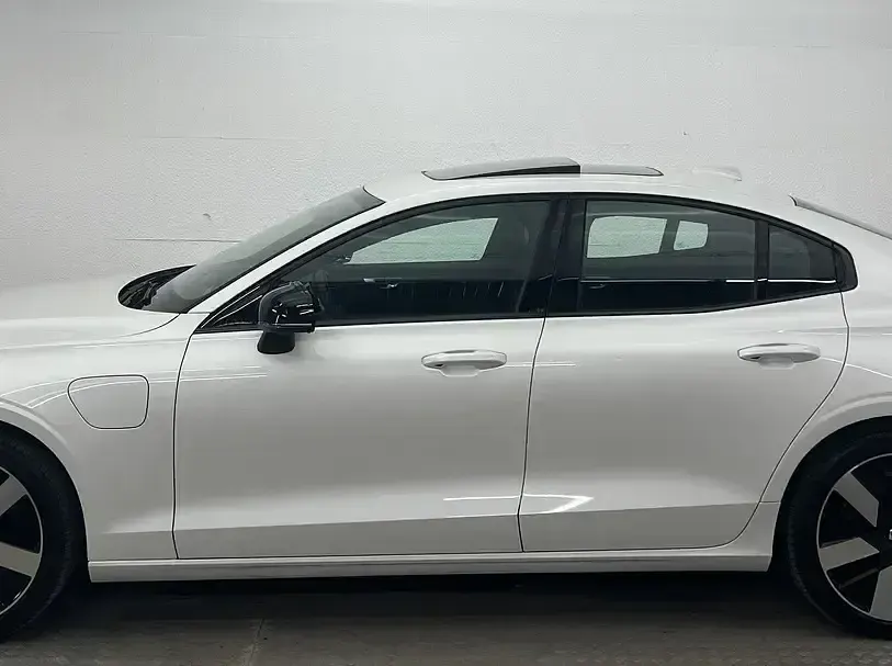 Gebraucht Volvo S60 Plus 455 PS (334 kW) 2025 Crystal white pearl (metallic) Limousine